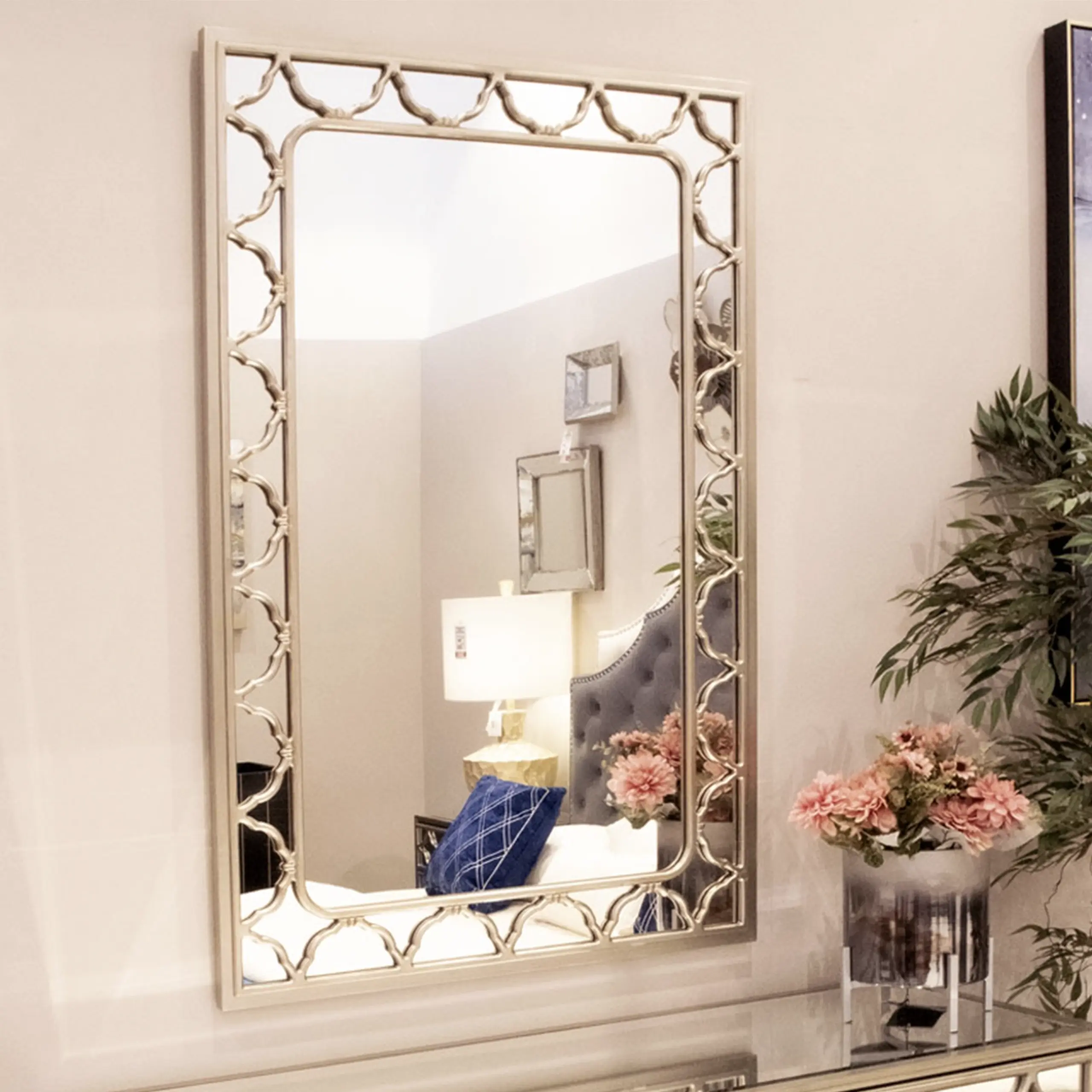 Nayla Mirror Scaled Bg United Furniture