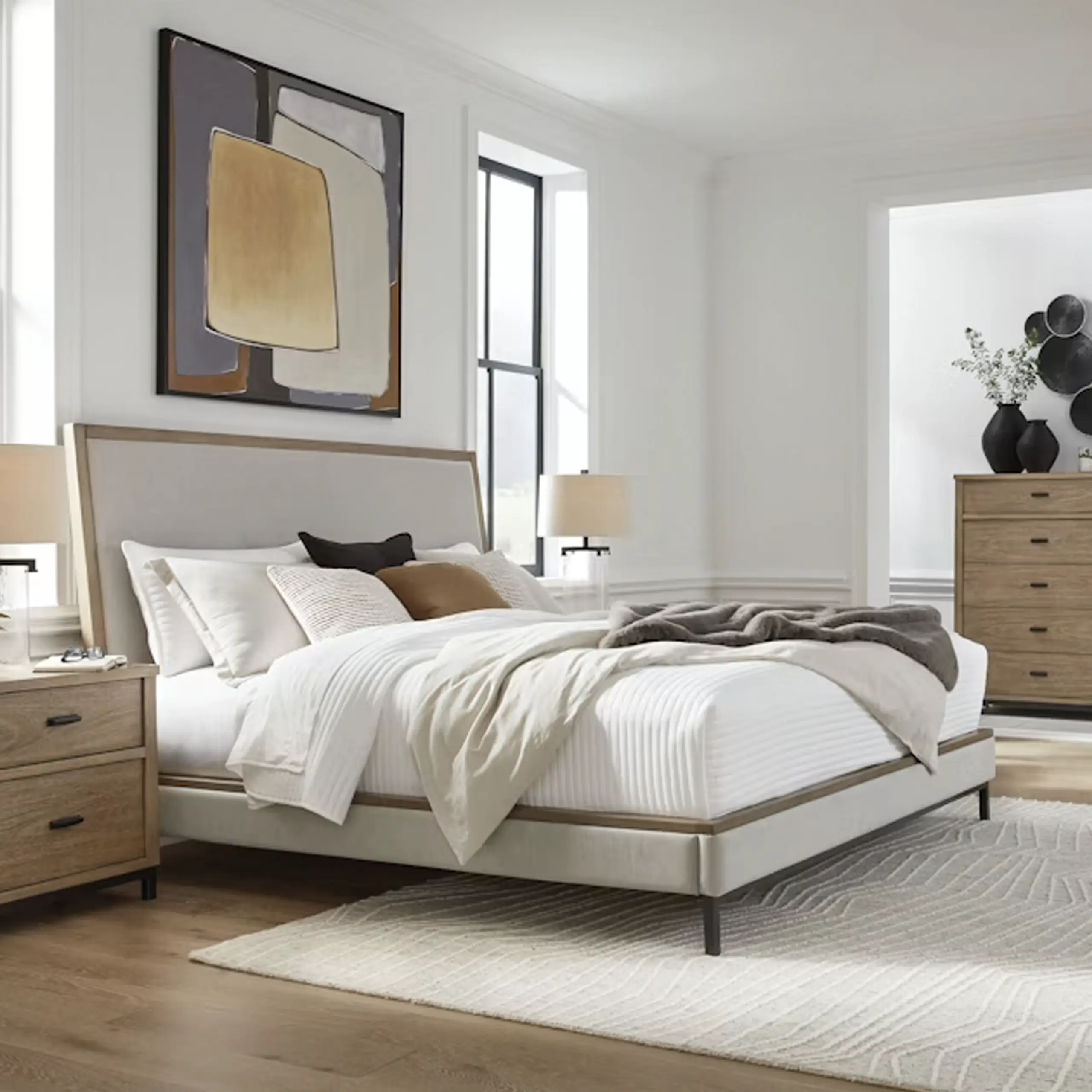 Tomtyn Queen Bed Bg United Furniture